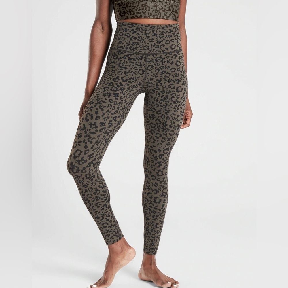 Athleta cheetah leopard print leggings